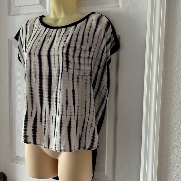 Double Zero S Black & White Batik Front Top - Picture 2 of 9